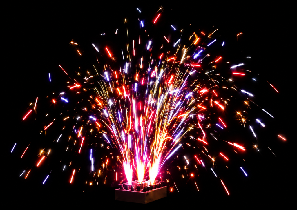 Farbenfrohes, geräuschreduziertes Feuerwerk mit roten, goldenen und blauen Effekten bei Nacht.